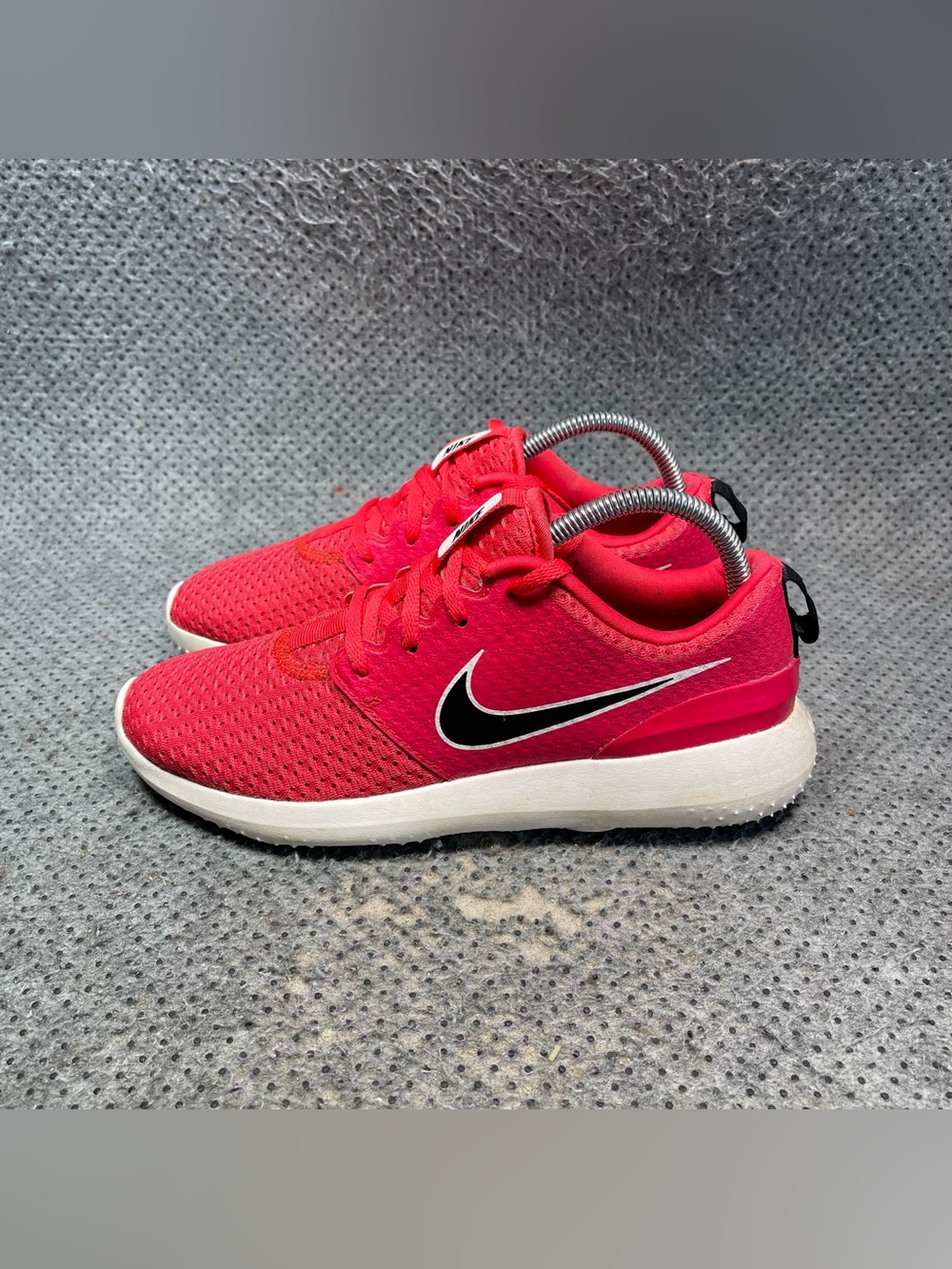 Nike Roshe Red Golf Shoes Size 7.5 Women’s.